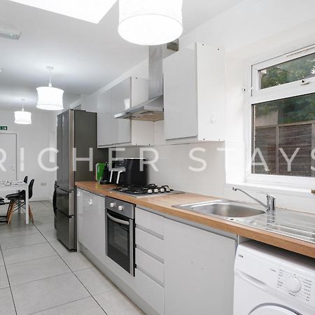Large Home For Contractors & Families - Garden & Amenities ロンドン エクステリア 写真