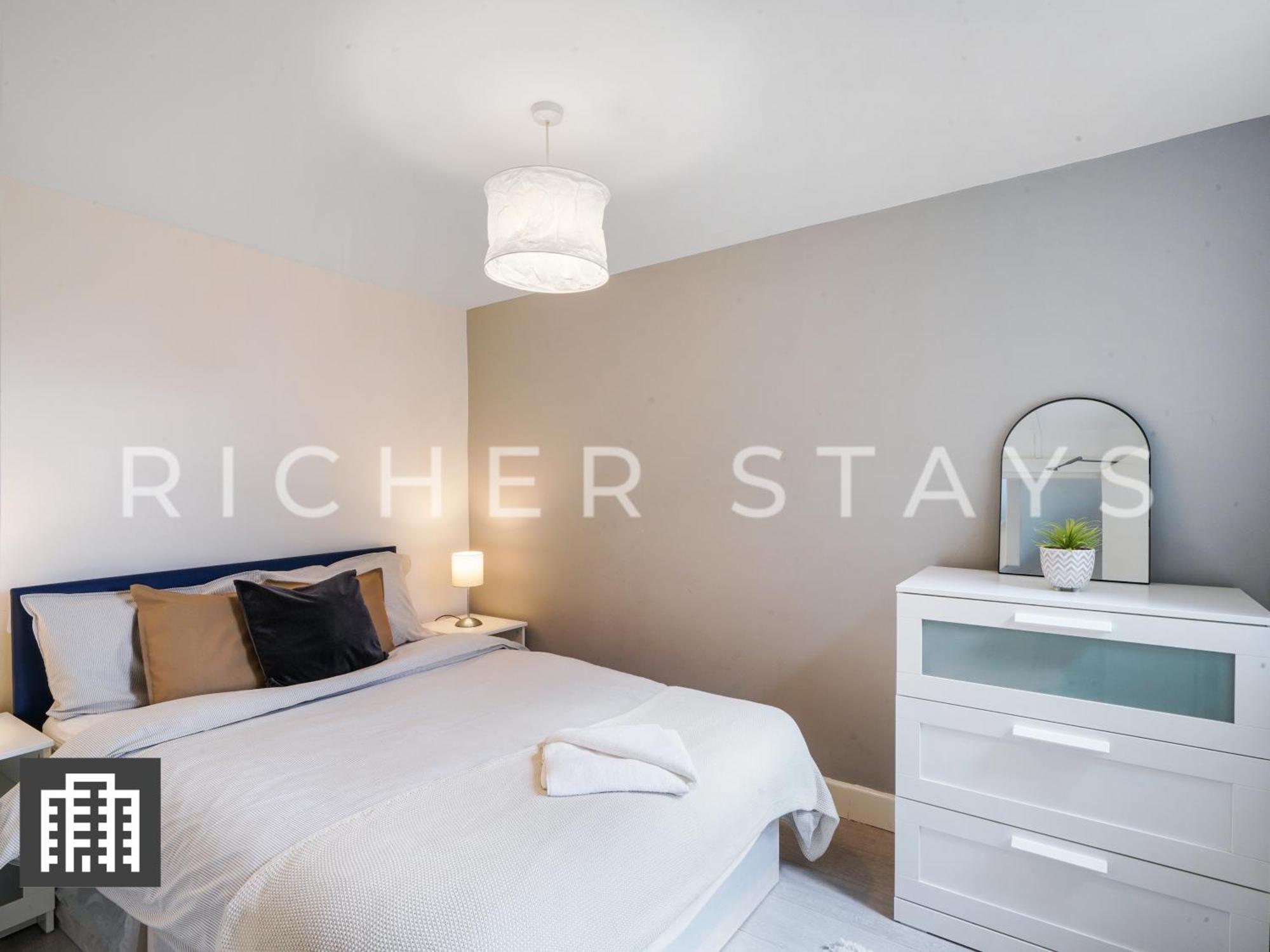 Large Home For Contractors & Families - Garden & Amenities ロンドン エクステリア 写真