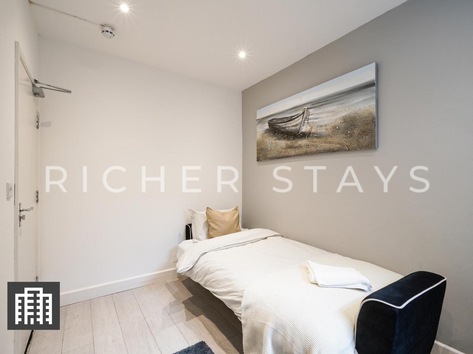 Large Home For Contractors & Families - Garden & Amenities ロンドン エクステリア 写真