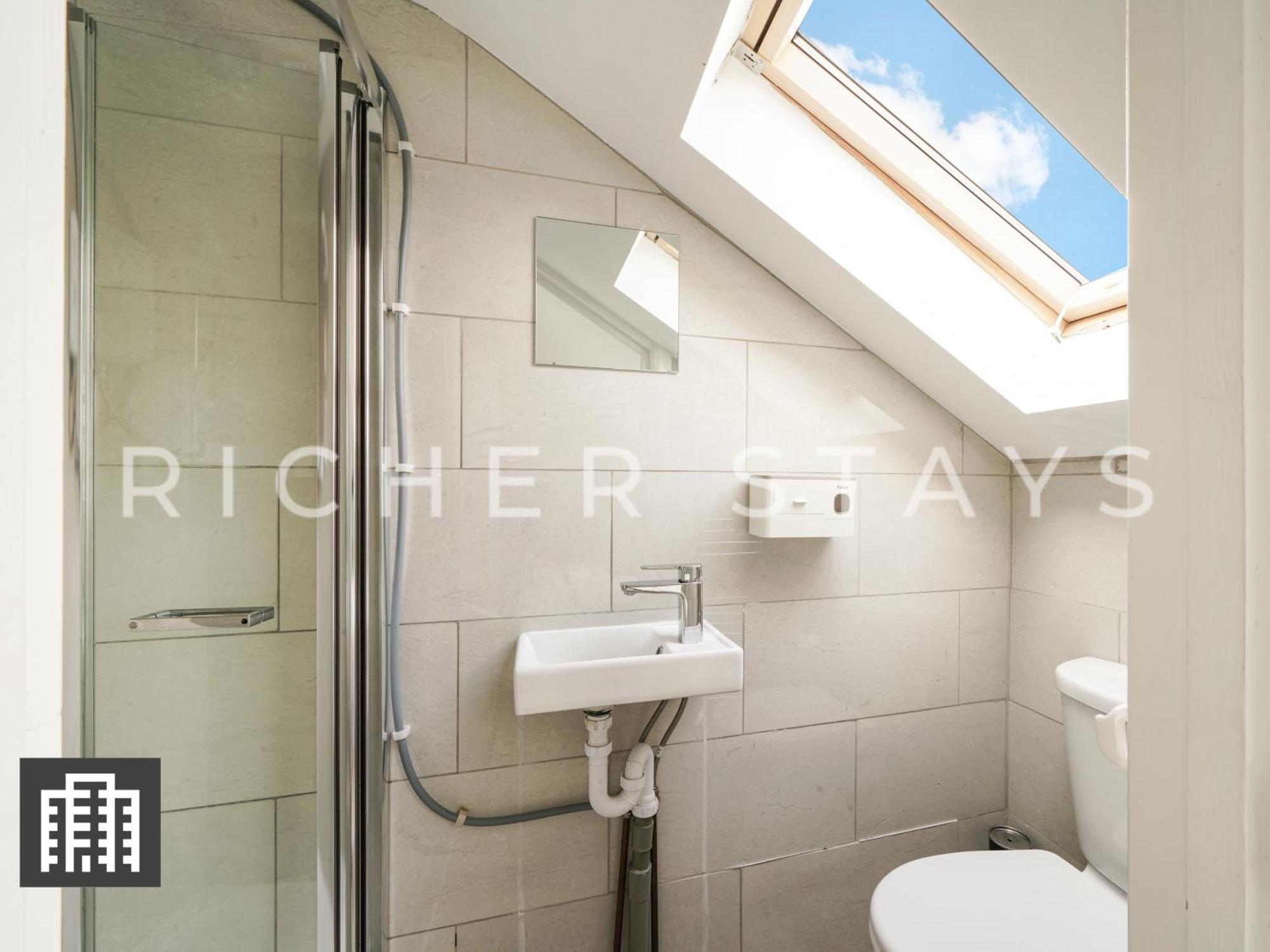 Large Home For Contractors & Families - Garden & Amenities ロンドン エクステリア 写真